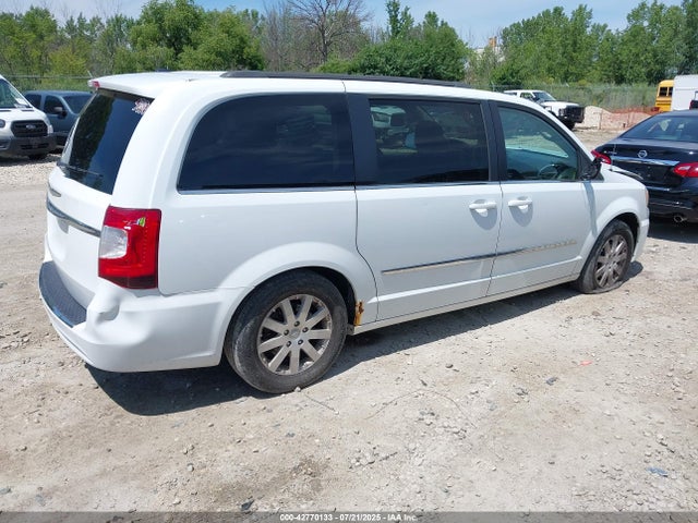 2C4RC1BG8ER442701 Chrysler Town and Country