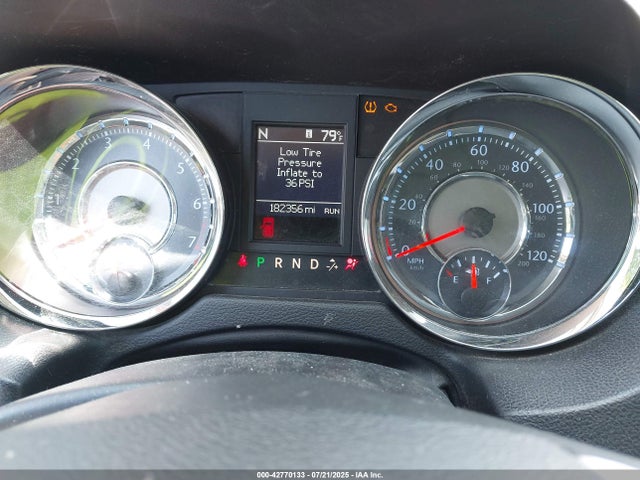 2C4RC1BG8ER442701 Chrysler Town and Country