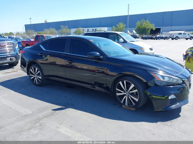Nissan 2019 2019 1N4BL4CVXKN306522 Image 1