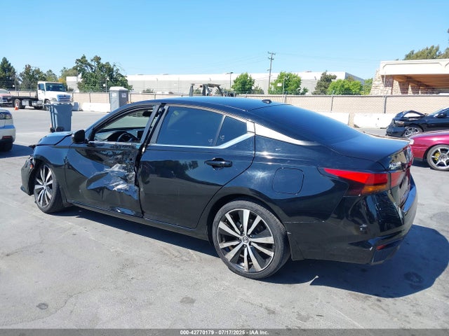 Nissan 2019 2019 1N4BL4CVXKN306522 Image 3