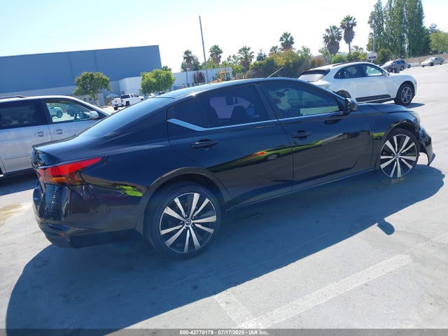 Nissan 2019 2019 1N4BL4CVXKN306522 Image 4