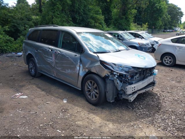 2021 TOYOTA SIENNA 5TDKRKEC6MS065404