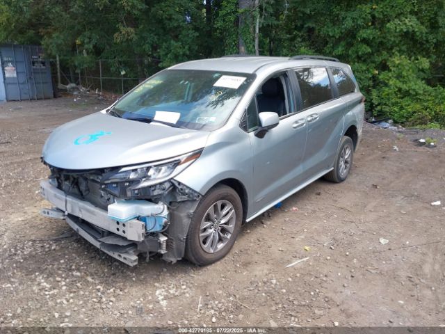 2021 TOYOTA SIENNA 5TDKRKEC6MS065404 Photo 1