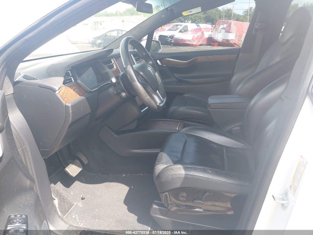2017 TESLA MODEL X 5YJXCBE25HF043550 Photo 4