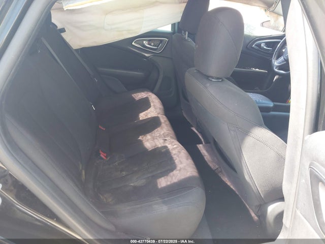 1C3CCCFB8GN182224 Chrysler 2016
