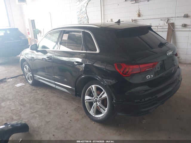 2020 AUDI Q3 WA1DECF35L1079762 Photo 2