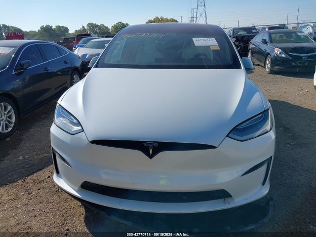 Продажа на аукционе авто 2022 Tesla Model X Plaid Tri Motor All-wheel Drive, vin: 7SAXCBE69NF356232, номер лота: 42770714