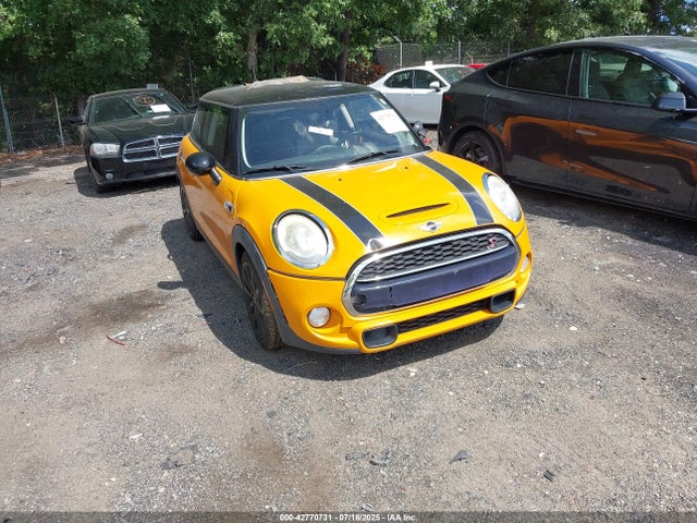 2015 MINI HARDTOP WMWXP7C53FT740415 Photo 0