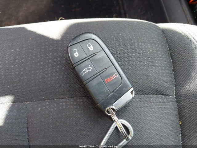 1C3CCCAB9FN724808 Chrysler 2015