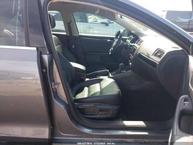 3VWL07AJ5GM237505 Volkswagen Jetta