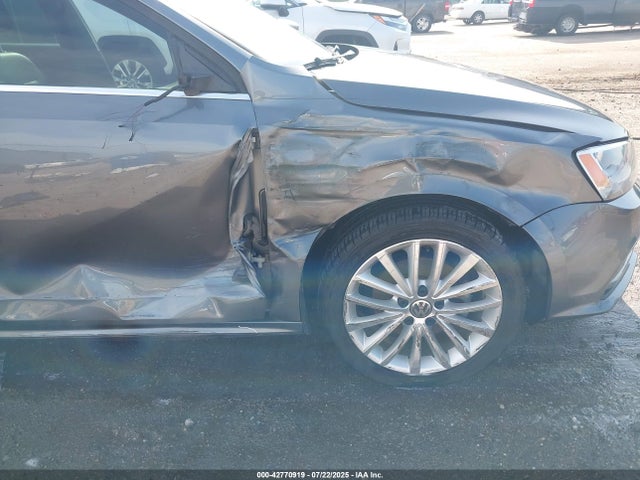 3VWL07AJ5GM237505 Volkswagen Jetta