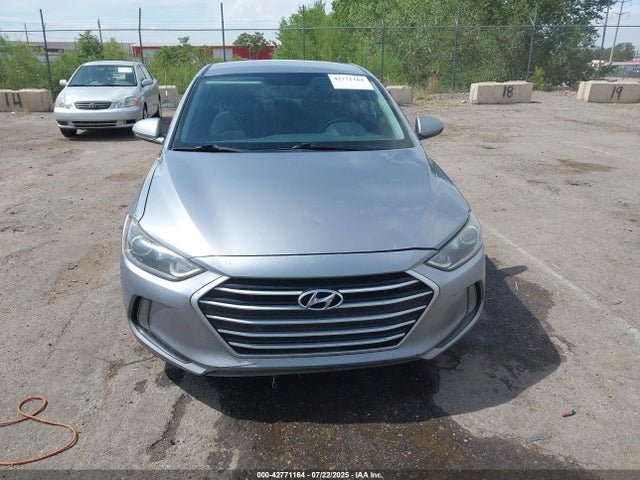 5NPD84LF8HH028001 Hyundai 2017