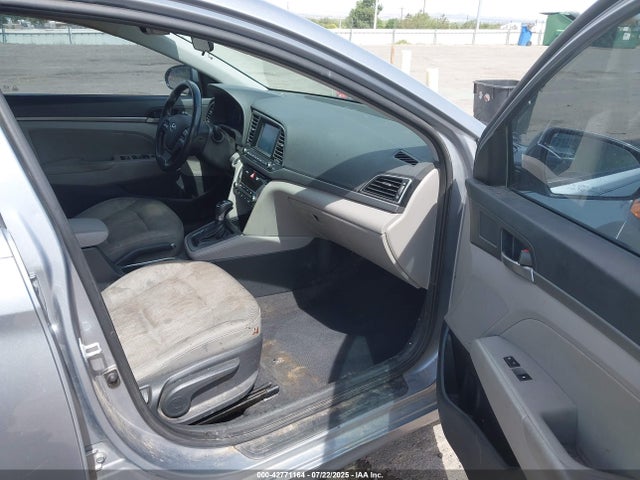 5NPD84LF8HH028001 Hyundai 2017