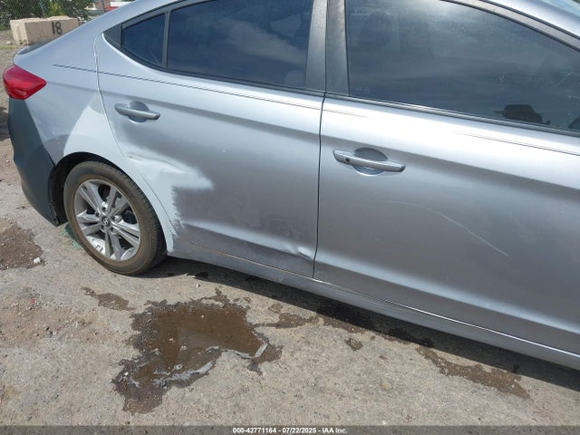 5NPD84LF8HH028001 Hyundai 2017