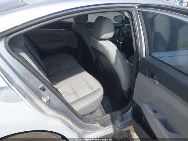 5NPD84LF8HH028001 Hyundai 2017