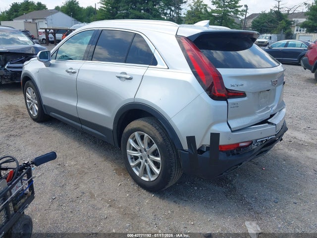2019 CADILLAC XT4 1GYAZAR49KF210452 Photo 2