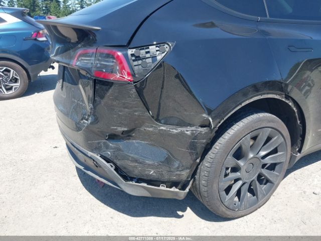 2023 TESLA MODEL Y 7SAYGDEE8PF947747 Photo 5