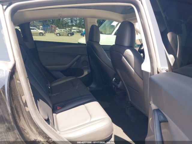 2023 TESLA MODEL Y 7SAYGDEE8PF947747 Photo 7