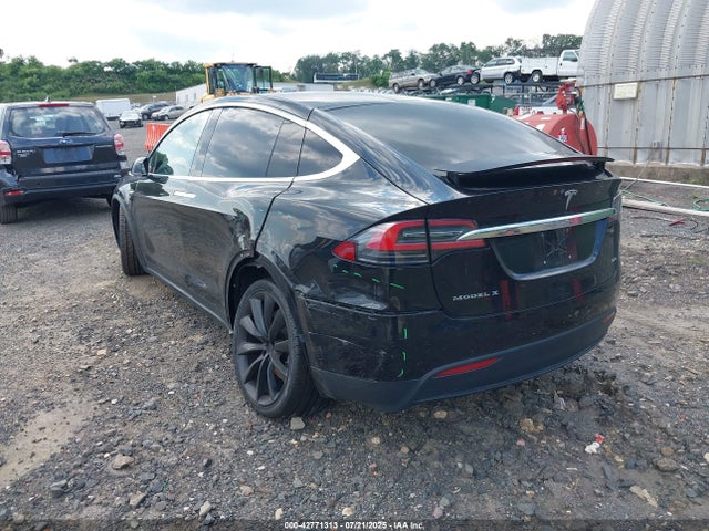 2016 TESLA MODEL X 5YJXCBE27GF010855 Photo 2