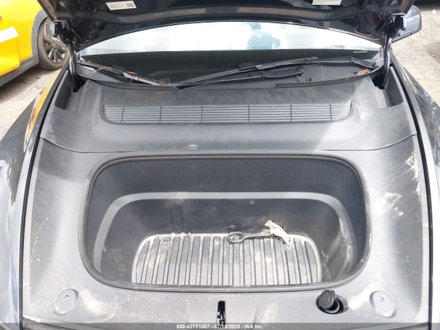 2026 TESLA MODEL Y 7SAYGDEE7TA385847 Photo 9