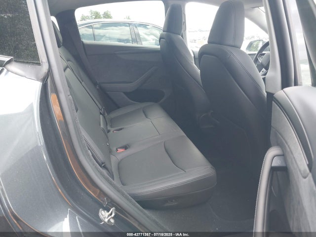 2026 TESLA MODEL Y 7SAYGDEE7TA385847 Photo 7