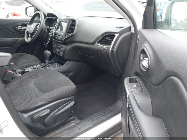 1C4PJLCX8KD128813 Jeep 2019