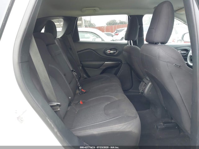 1C4PJLCX8KD128813 Jeep 2019