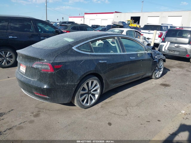 2018 TESLA MODEL 3 5YJ3E1EAXJF176451 Photo 3