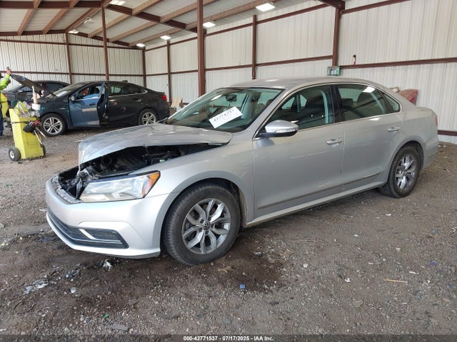 Volkswagen tsi 2017 1VWAT7A38HC078417 Image 2