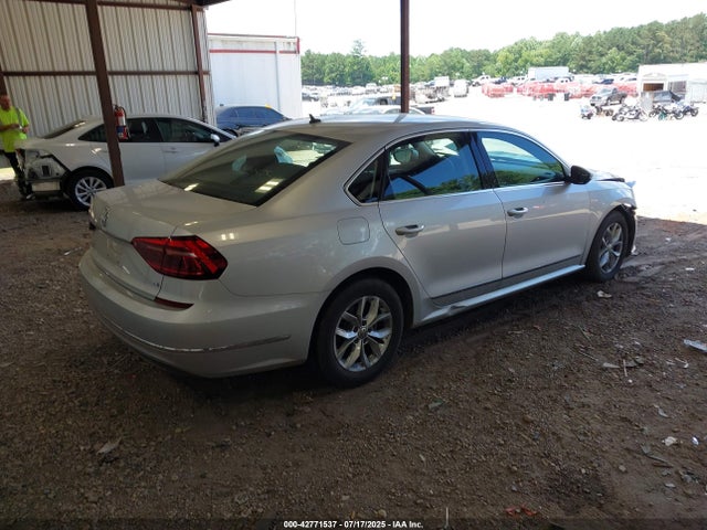 Volkswagen tsi 2017 1VWAT7A38HC078417 Image 4
