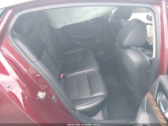 Nissan Maxima 2017 1N4AA6AP8HC425997 Image 8