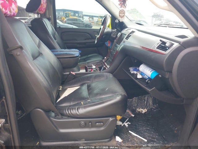 2008 CADILLAC ESCALADE ESV 1GYFC66858R219653 Photo 4