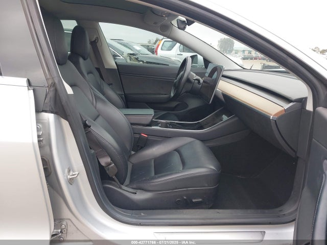 2018 TESLA MODEL 3 5YJ3E1EA4JF043989 Photo 4