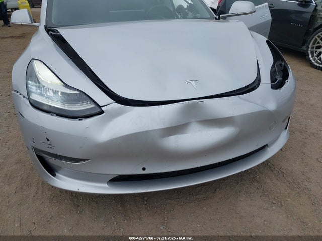 2018 TESLA MODEL 3 5YJ3E1EA4JF043989 Photo 5