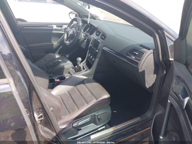 3VW5T7AU1FM064798 Volkswagen 2015
