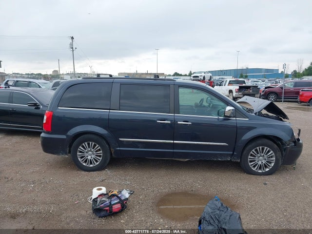 Chrysler Town and Country 2014 2C4RC1CG9ER367781 Image 14