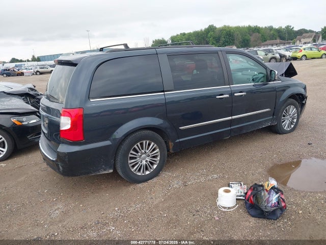 Chrysler Town and Country 2014 2C4RC1CG9ER367781 Image 4