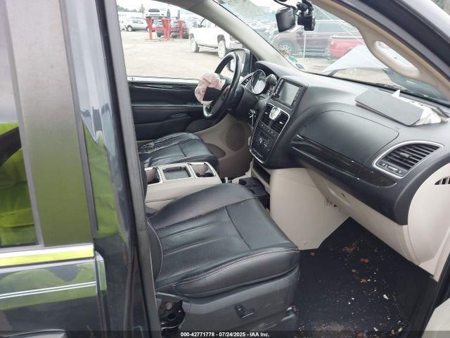 Chrysler Town and Country 2014 2C4RC1CG9ER367781 Image 5