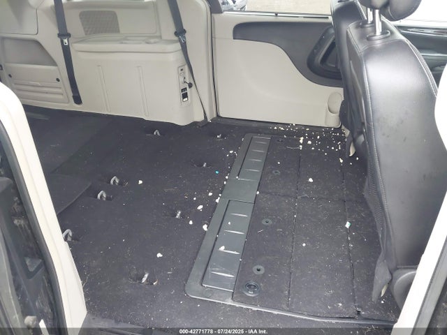 Chrysler Town and Country 2014 2C4RC1CG9ER367781 Image 8