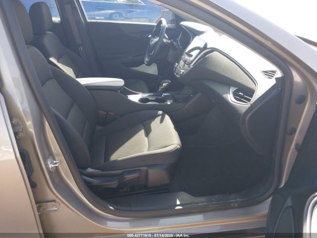 2025 CHEVROLET MALIBU 1G1ZD5STXSF140257 Photo 4