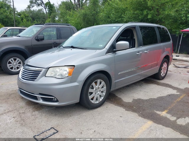 Chrysler 2015 2015 2C4RC1BG1FR720842 Image 2