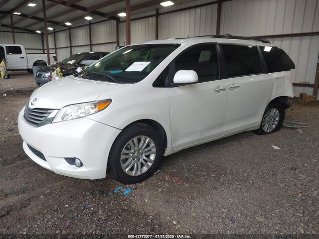 Toyota 2gr-fks 2017 5TDYZ3DC3HS852320 Image 2