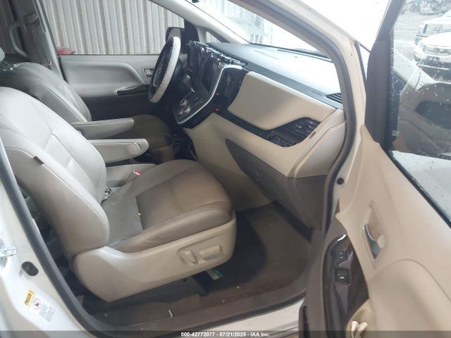 Toyota 2gr-fks 2017 5TDYZ3DC3HS852320 Image 5