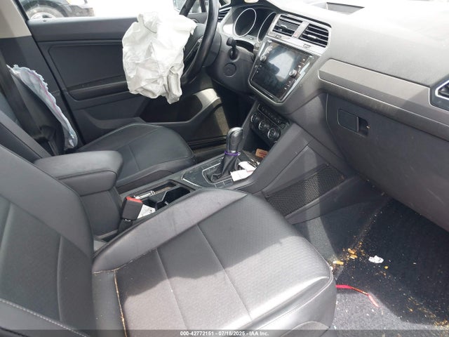 Volkswagen Tiguan 2018 3VV3B7AX3JM049284 Image 5