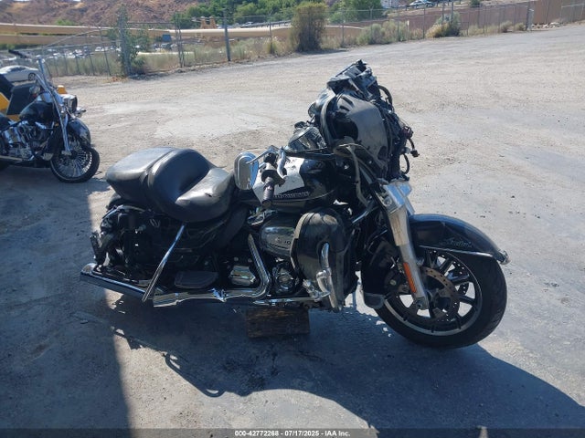 1HD1KED36HB646481 Harley-Davidson 2017