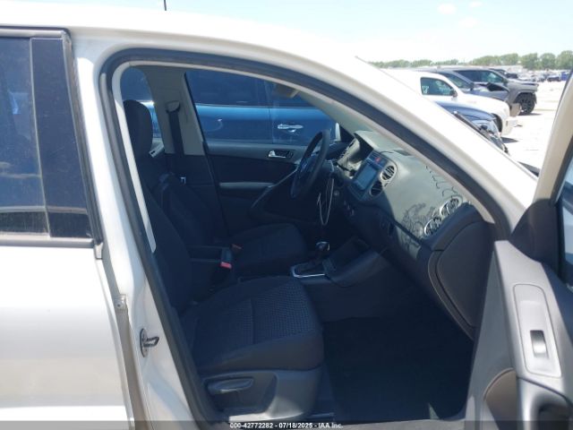 2011 VOLKSWAGEN TIGUAN WVGBV7AX0BW527370 Photo 4