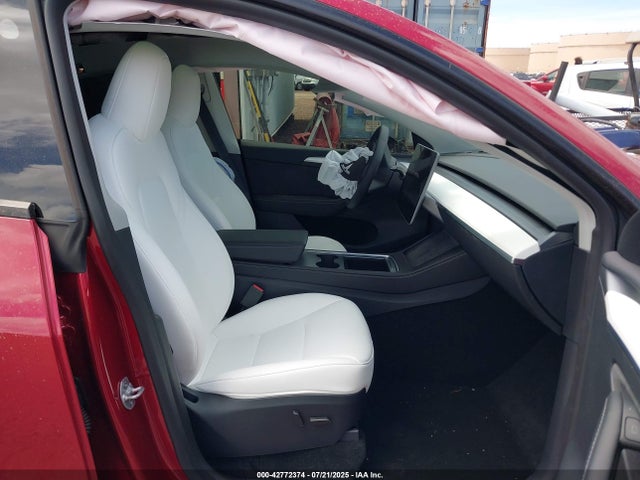 2025 TESLA MODEL Y 7SAYGDEF4SF256992 Photo 4