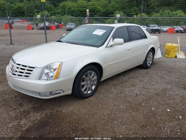 2011 CADILLAC DTS 1G6KH5E60BU135831 Photo 1