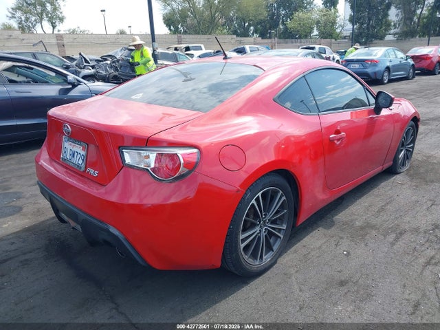 JF1ZNAA1XE8705831 Scion scion fr-s
