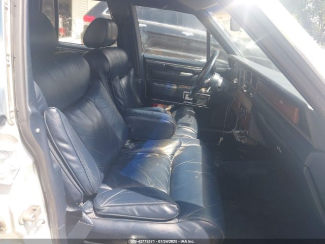 1988 LINCOLN TOWN CAR 1LNBM82F6JY657266 Photo 4
